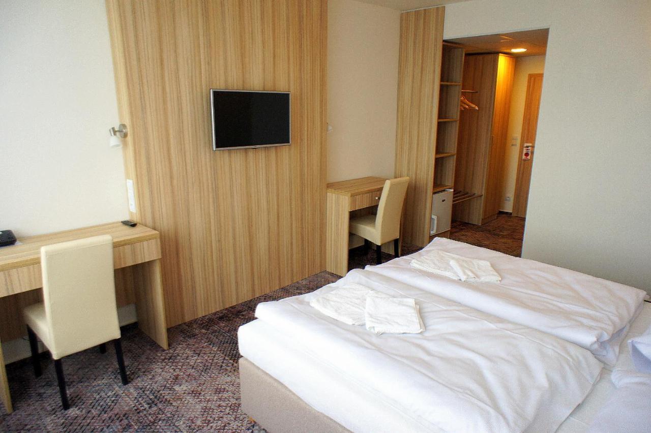 Hotel Labe Pardubice Exterior photo