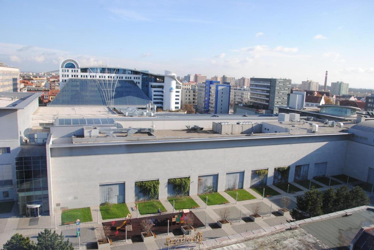 Hotel Labe Pardubice Exterior photo
